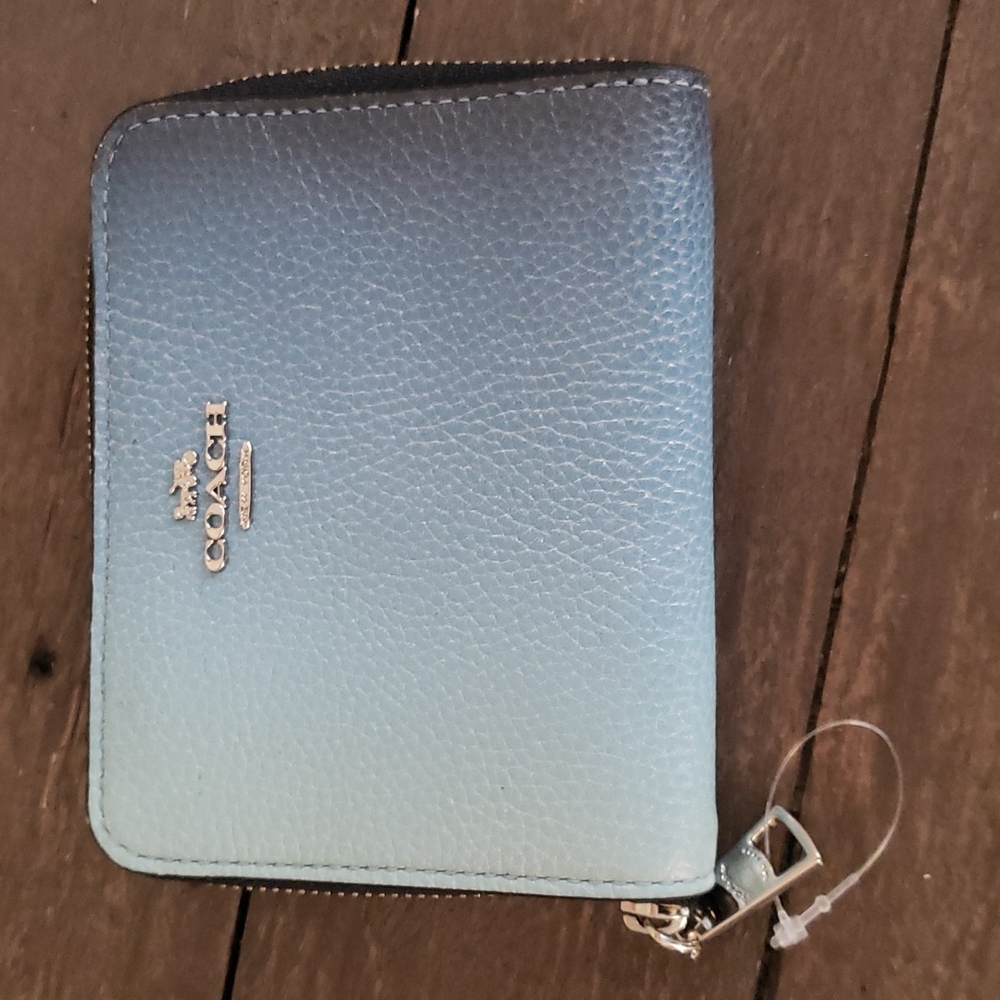 Coach Small Pebbled Leather Zip Around Wallet with Ombre Blue NWOT